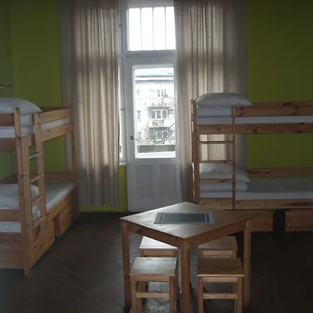 Hostel Old Walls *